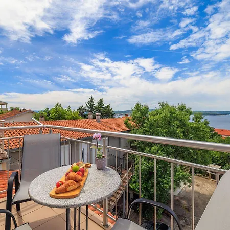 Helles Nur 510 Meter Zum Sandstrand Mit Meerblick Und Waschmaschine * Crikvenica